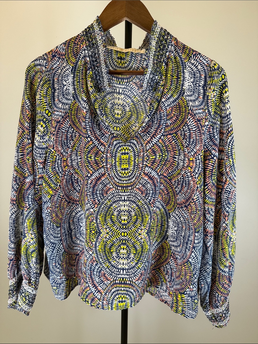 Marie Oliver Emilie Silk Blouse Mock Neck Smocked Abstract Kaleidoscope Size L - Picture 3 of 12